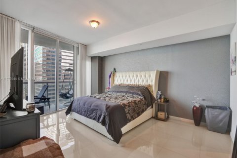 Condo in Miami, Florida, 1 bedroom  № 1401119 - photo 5