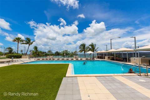 Condo in Miami, Florida, 2 bedrooms  № 1401121 - photo 30