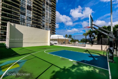 Condo in Miami, Florida, 2 bedrooms  № 1401121 - photo 19