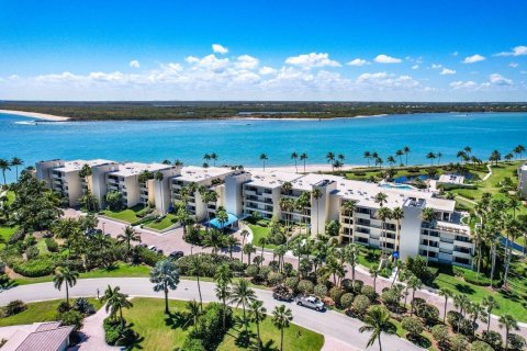 Condominio en venta en Stuart, Florida, 3 dormitorios, 256.6 m2 № 1179412 - foto 1