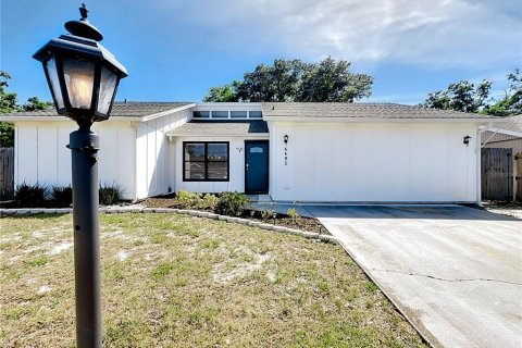 Casa en venta en Sarasota, Florida, 3 dormitorios, 137.96 m2 № 1134234 - foto 1
