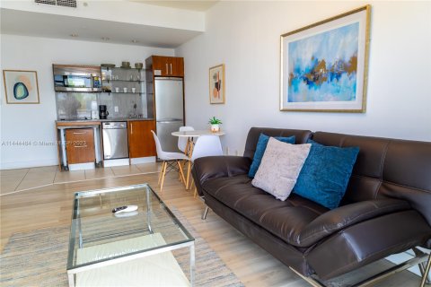 Condo in Miami Beach, Florida, 1 bedroom  № 693040 - photo 25