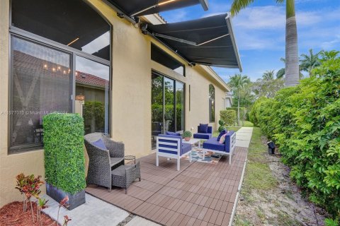 Casa en venta en Coral Springs, Florida, 6 dormitorios, 275.27 m2 № 1158868 - foto 30