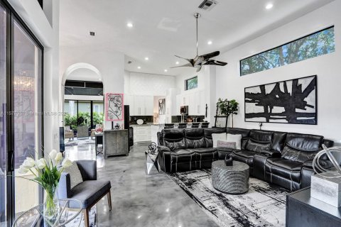 Casa en venta en Coral Springs, Florida, 6 dormitorios, 275.27 m2 № 1158868 - foto 25