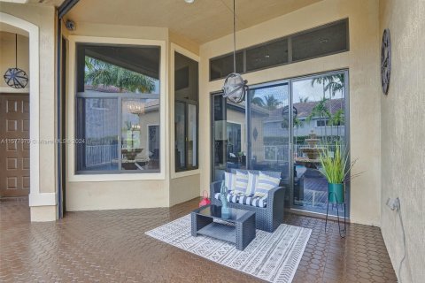 Villa ou maison à vendre à Coral Springs, Floride: 6 chambres, 275.27 m2 № 1158868 - photo 11