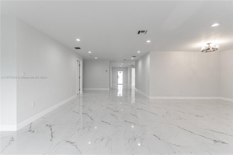 Casa en venta en Fort Lauderdale, Florida, 3 dormitorios, 155.89 m2 № 1158869 - foto 9