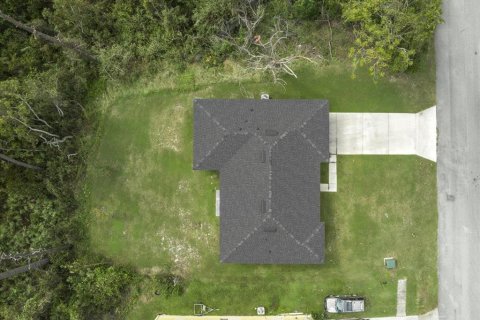 House in Deltona, Florida 4 bedrooms, 150.04 sq.m. № 1402298 - photo 4