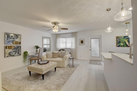 Villa ou maison à vendre à Delray Beach, Floride: 2 chambres, 82.03 m2 № 759100 - photo 23