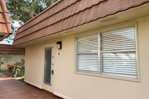 Villa ou maison à vendre à Delray Beach, Floride: 2 chambres, 82.03 m2 № 759100 - photo 1