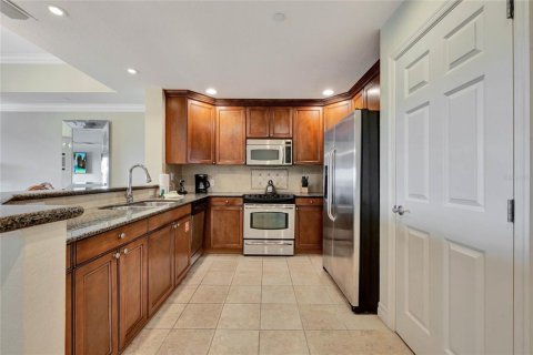 Condo in Kissimmee, Florida, 3 bedrooms  № 1388600 - photo 10