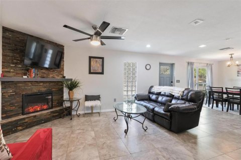 Casa en venta en New Port Richey, Florida, 3 dormitorios, 144 m2 № 1302834 - foto 15