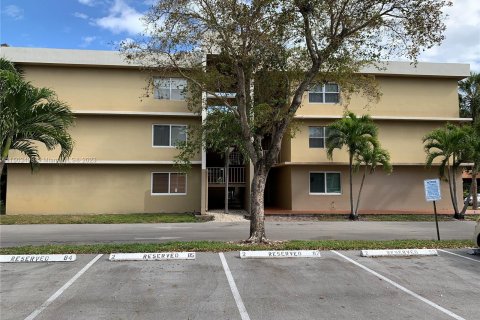 Купить кондоминиум в Санрайз, Флорида 2 спальни, 116.31м2, № 911486 - фото 23