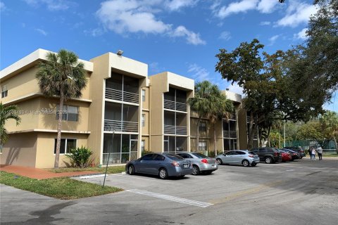 Condominio en venta en Sunrise, Florida, 2 dormitorios, 116.31 m2 № 911486 - foto 1