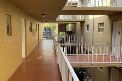Condominio en venta en Sunrise, Florida, 2 dormitorios, 116.31 m2 № 911486 - foto 15