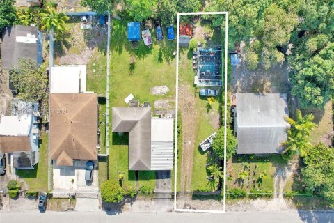 Купить земельный участок в Майами, Флорида № 951689 - фото 3