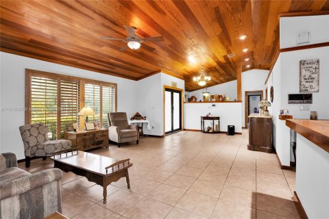 Villa ou maison à vendre à Palmetto Bay, Floride: 5 chambres, 348.94 m2 № 951690 - photo 9