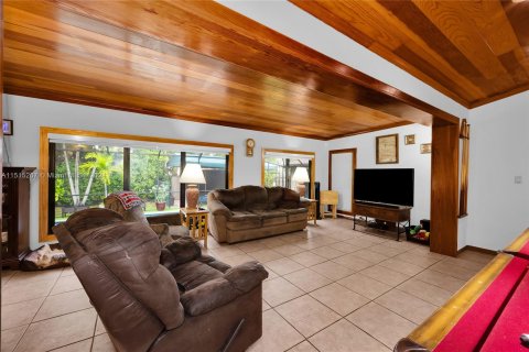 Villa ou maison à vendre à Palmetto Bay, Floride: 5 chambres, 348.94 m2 № 951690 - photo 15