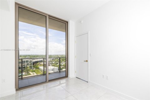 Condo in Miami, Florida, 2 bedrooms  № 1318805 - photo 7