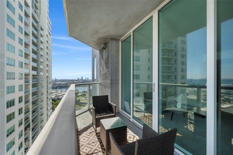 Condo in Miami, Florida, 2 bedrooms  № 1187474 - photo 19