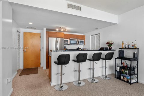 Condo in Miami, Florida, 2 bedrooms  № 1187474 - photo 4