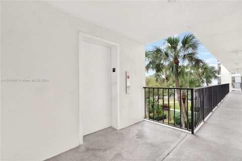 Condominio en venta en Lake Worth, Florida, 2 dormitorios, 101.26 m2 № 951681 - foto 2
