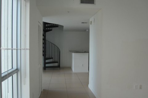 Condominio en venta en Miami, Florida, 1 dormitorio, 96.06 m2 № 951634 - foto 13