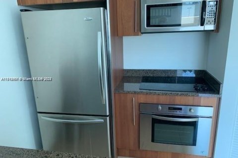 Condo in Miami, Florida, 1 bedroom  № 951634 - photo 16