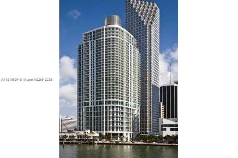 Condominio en venta en Miami, Florida, 1 dormitorio, 96.06 m2 № 951634 - foto 1