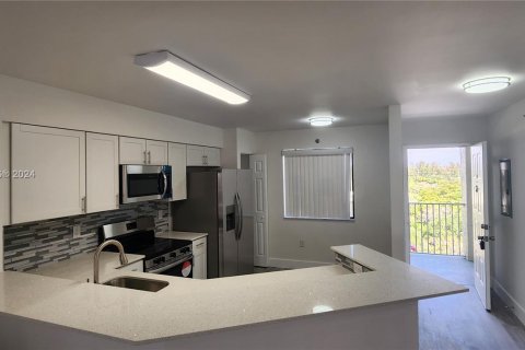 Copropriété à vendre à Pompano Beach, Floride: 2 chambres, 107.77 m2 № 1103948 - photo 2