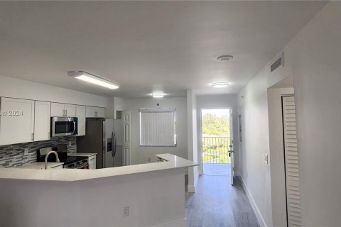 Copropriété à vendre à Pompano Beach, Floride: 2 chambres, 107.77 m2 № 1103948 - photo 4