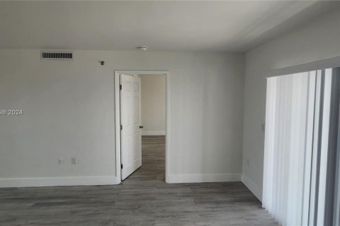 Condo in Pompano Beach, Florida, 2 bedrooms  № 1103948 - photo 18