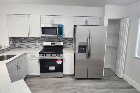 Copropriété à vendre à Pompano Beach, Floride: 2 chambres, 107.77 m2 № 1103948 - photo 3