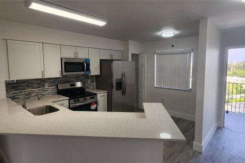 Copropriété à vendre à Pompano Beach, Floride: 2 chambres, 107.77 m2 № 1103948 - photo 1