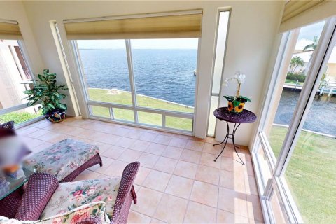 Copropriété à vendre à Punta Gorda, Floride: 2 chambres, 162.67 m2 № 688664 - photo 5