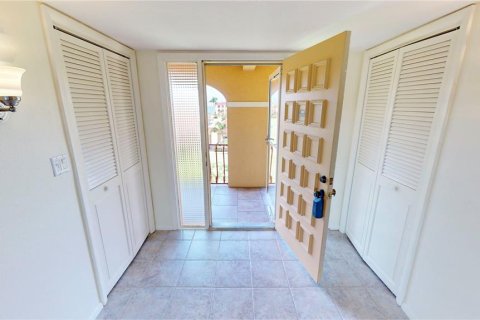 Condo in Punta Gorda, Florida, 2 bedrooms  № 688664 - photo 3