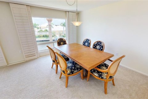 Condo in Punta Gorda, Florida, 2 bedrooms  № 688664 - photo 9