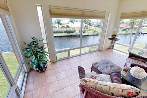 Condo in Punta Gorda, Florida, 2 bedrooms  № 688664 - photo 6