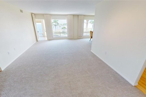 Condo in Punta Gorda, Florida, 2 bedrooms  № 688664 - photo 4