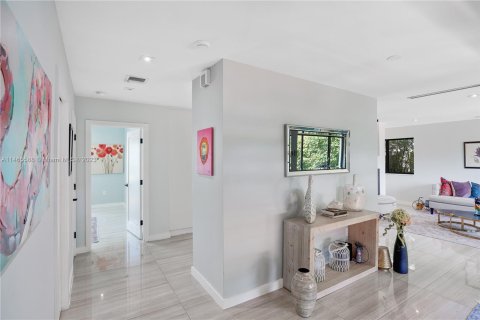 Casa en venta en North Miami, Florida, 3 dormitorios, 240.8 m2 № 760602 - foto 14