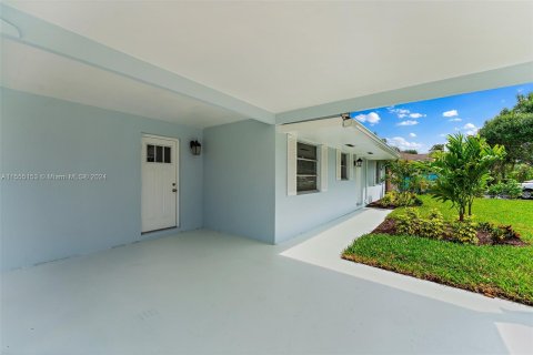 House in Tequesta, Florida 3 bedrooms, 149.67 sq.m. № 1095568 - photo 6