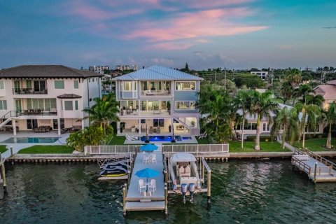 Villa ou maison à vendre à Treasure Island, Floride: 4 chambres, 472.87 m2 № 1340539 - photo 4