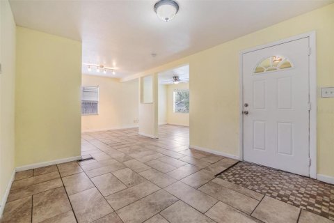 House in Tampa, Florida 4 bedrooms, 112.41 sq.m. № 1420793 - photo 7