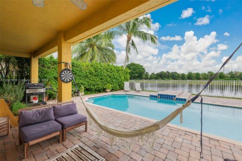 Villa ou maison à vendre à Weston, Floride: 6 chambres, 287.25 m2 № 1176813 - photo 8