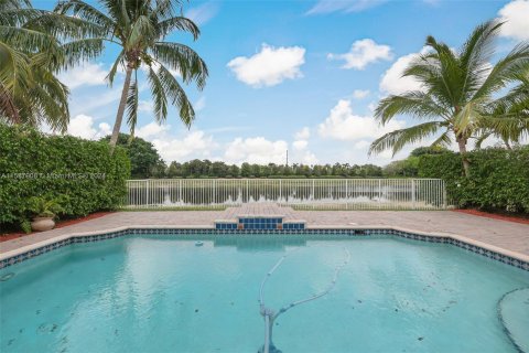 Villa ou maison à vendre à Weston, Floride: 6 chambres, 287.25 m2 № 1176813 - photo 5