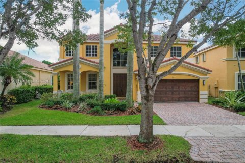 Villa ou maison à vendre à Weston, Floride: 6 chambres, 287.25 m2 № 1176813 - photo 1