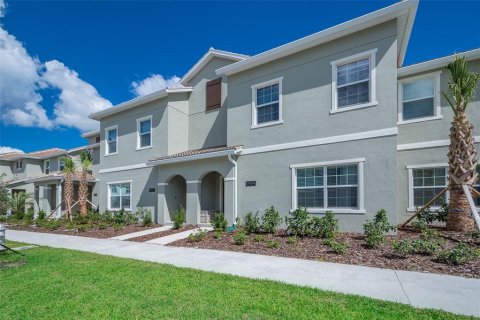 Townhouse in STOREY LAKE in Kissimmee, Florida 4 bedrooms, 177.81 sq.m. № 1334675 - photo 1