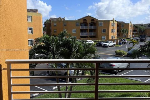 Condominio en venta en Miami, Florida, 2 dormitorios, 99.13 m2 № 1413466 - foto 3