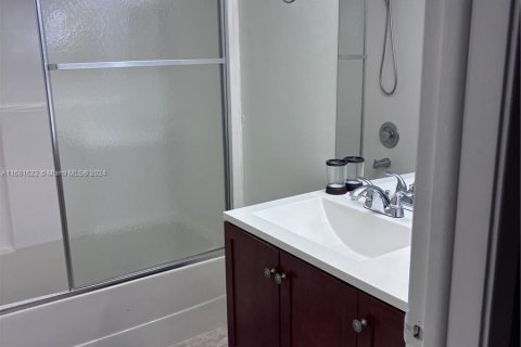 Condominio en venta en Miami, Florida, 2 dormitorios, 99.13 m2 № 1413466 - foto 15