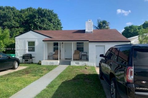 Propiedad comercial en venta en Miami, Florida, 147.81 m2 № 1413469 - foto 1