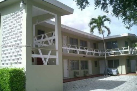 Apartment in North Miami, Florida 1 bedroom, 54.44 sq.m. № 1332341 - photo 1